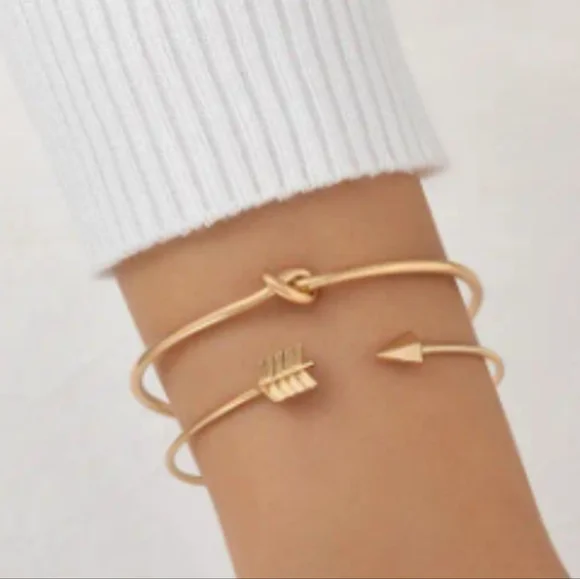 Gold Toned Knotted & Arrow Bracelet - Picture 2 of 5